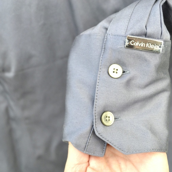 Women's Button Down Calvin Klein Shirt - Picture 6 of 6